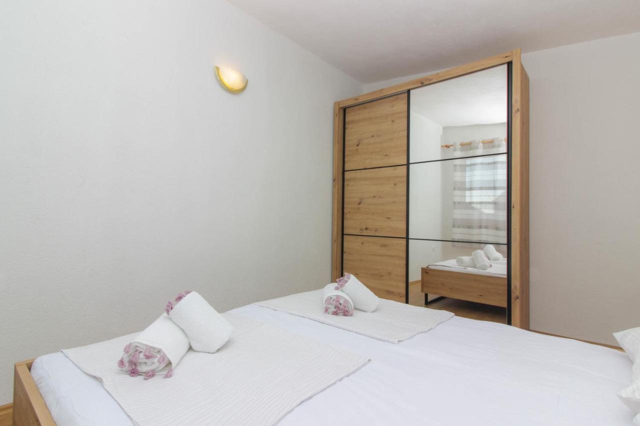 Apartmani Dada 비오그라드나모루 외부 사진